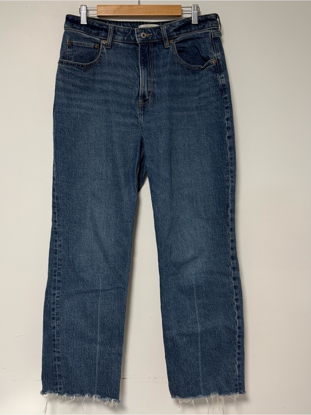 Abercrombie & Fitch Curve Love 90s Relaxed High Rise Jeans 31 Regular Raw Hem